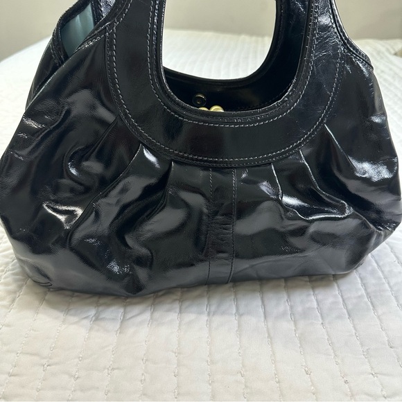 Authentic Vintage Coach Brass Kisslock Pleated Ergo  Patent Black Shoulder Bag - Picture 12 of 13